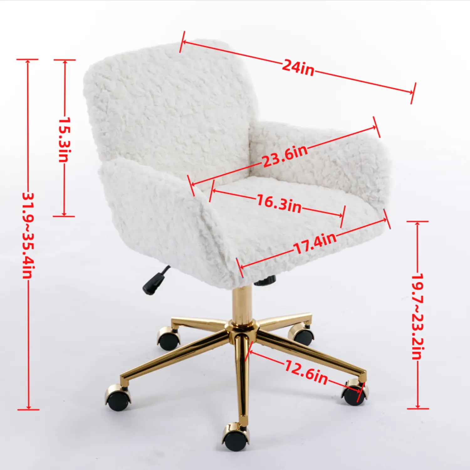 Chaise de bureau en fausse fourrure blanche et duveteuse, avec une base cinq branches finition dorée et des roulettes noires conçues pour une assise élégante au travail.