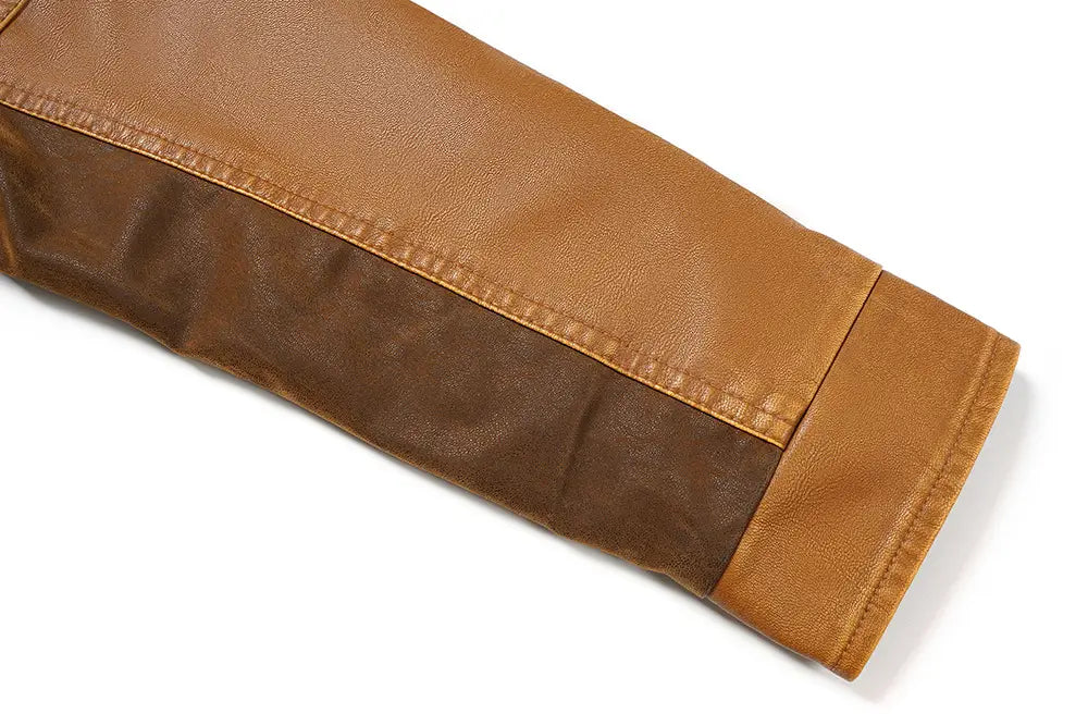 Manga de cuero sintético color camel y marrón oscuro, con diseño de bloques de color contrastantes en una chaqueta de invierno de forro polar de PU para hombre con capucha de cuero sintético tipo piel.