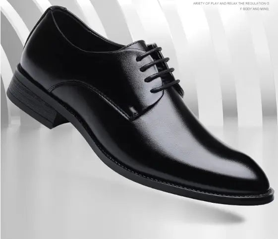 Men’s brown leather formal dress shoe in black leather with polished finish and classic lace-up design.