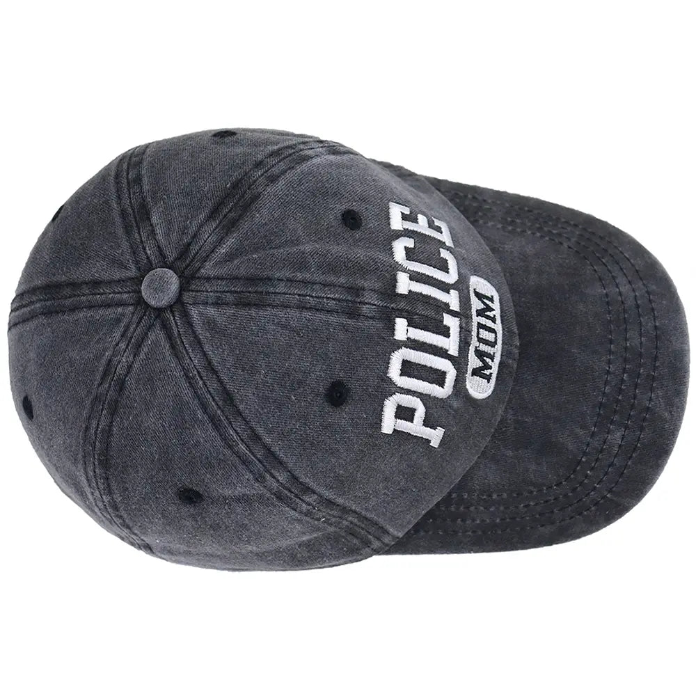 Gorra de béisbol de mezclilla (denim) para "police mom" en color gris oscuro con aspecto desgastado, con letras bordadas en blanco.
