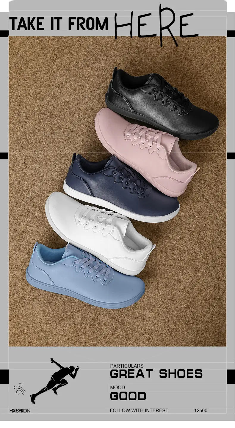 Ein eleganter schwarzer Sneaker mit niedrigem Profil aus Leder, mit passenden Schnürsenkeln und einer weißen Gummisohle, entworfen als minimalistische Freizeitschuhvariante für den Outdoor-Einsatz.