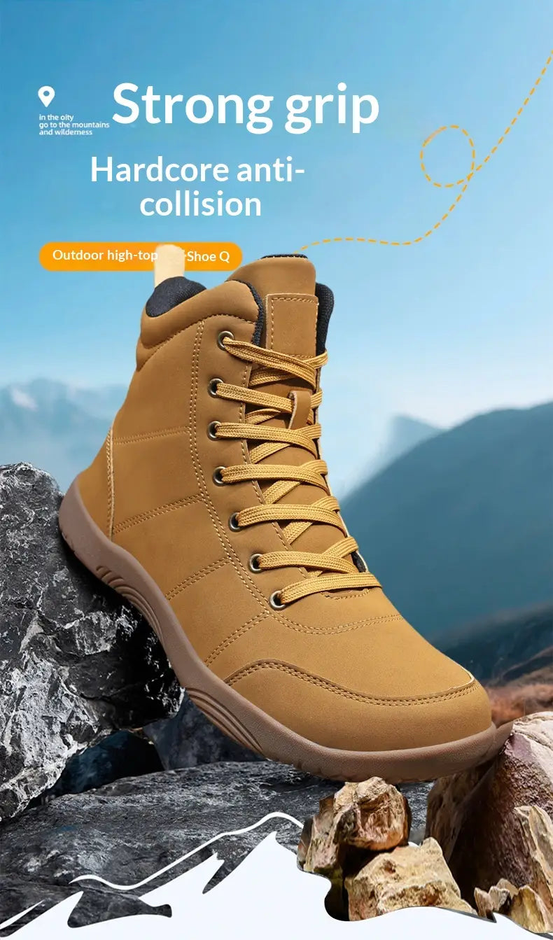Hellbrauner High-Top-Ledermodell-Wanderstiefel mit breiter Zehpartie, Schnürsenkeln und robustem Profilsohlen für die Nutzung im Outdoorsport.