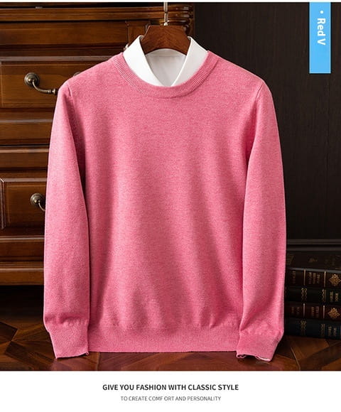 Suéter tipo pulóver de cuello redondo acanalado para hombre en tejido de punto rosa con un cuello interior blanco de material suave