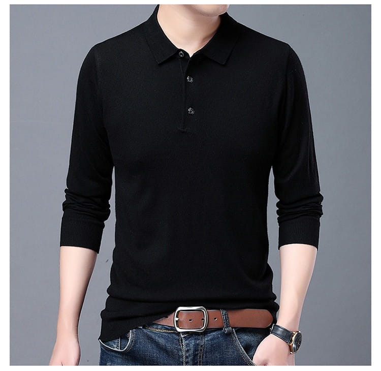 Herren-Wollstrick-Poloshirt mit langen Ärmeln in Schwarz mit klassischem Kragen und dreiknöpfiger Leiste.