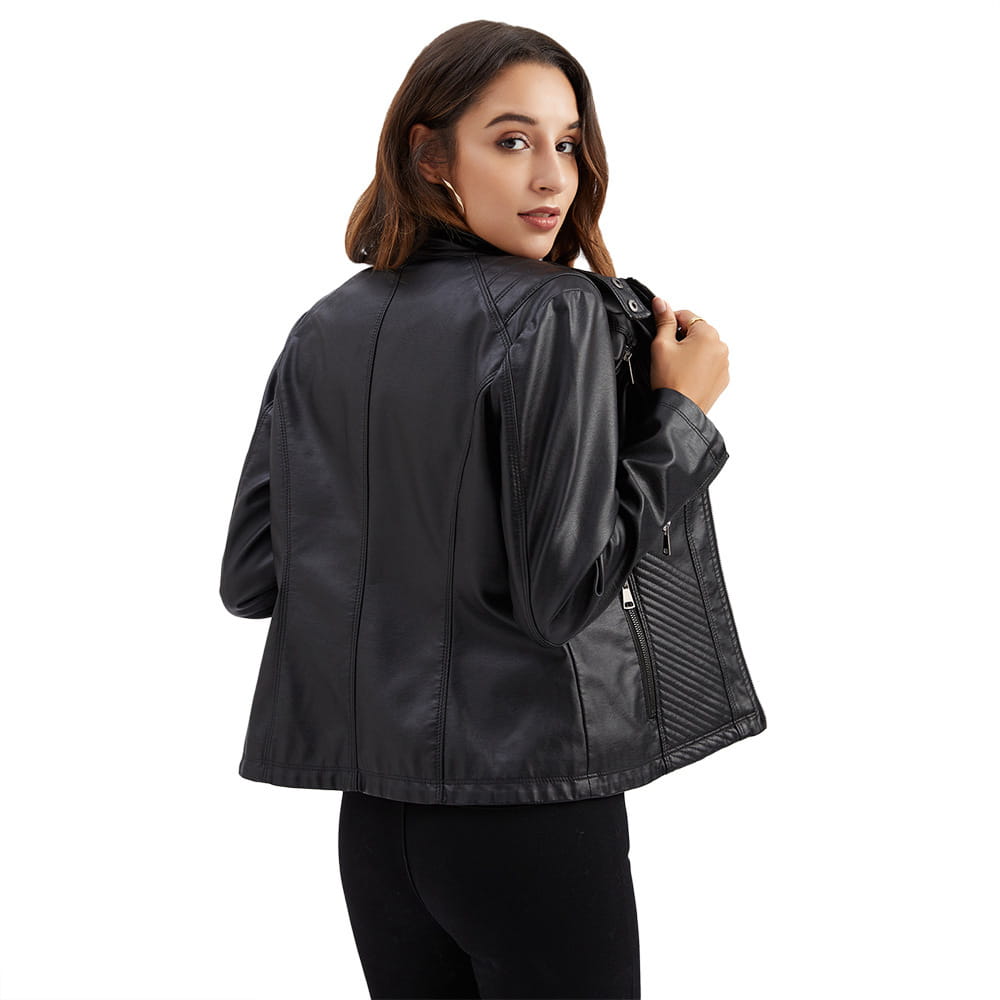Schwarze Faux-Leder-Motorradjacke mit Steppdetails an den Ärmeln und Slim-Fit-Design für stilvolle Oberbekleidung.