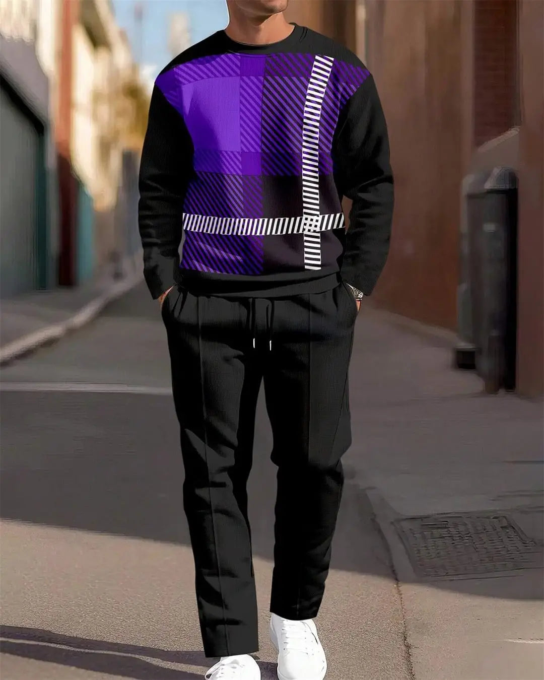 Ensemble sweat à carreaux et pantalon pour hommes, comprenant un sweat-shirt à motif écossais violet et noir avec des accents à rayures blanches.