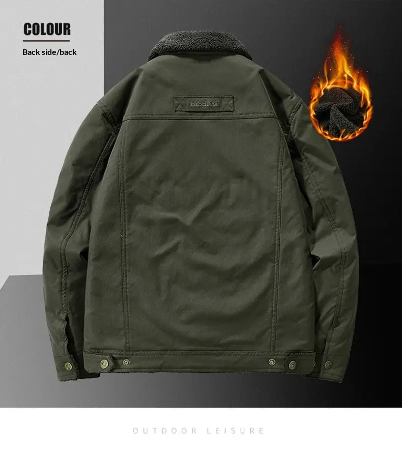 Veste pour homme en velours côtelé vert olive, isolée, avec col en polaire moelleuse et coutures robustes.
