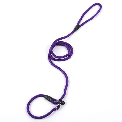 Correa para perro de nailon trenzado morado con herrajes de plástico negro y anillo metálico, para mascotas pequeñas y grandes.