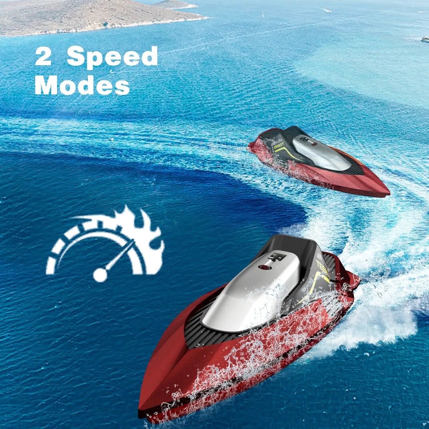 Bateau à moteur télécommandé rouge et argent avec des accents noirs, conçu pour la course rapide destinée aux enfants.