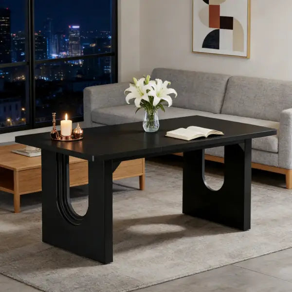 Schwarzer moderner 71-Zoll-Schreibtisch für das Büro des Geschäftsführers mit schlankem minimalistischen Design und markanten geschwungenen Aussparungen in den Beinen.