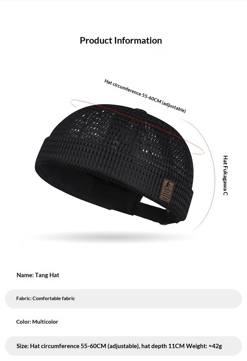 Gorra tipo baseball de malla negra para mujer con correa ajustable y pequeña placa de cuero marrón, mostrada desde el lado posterior