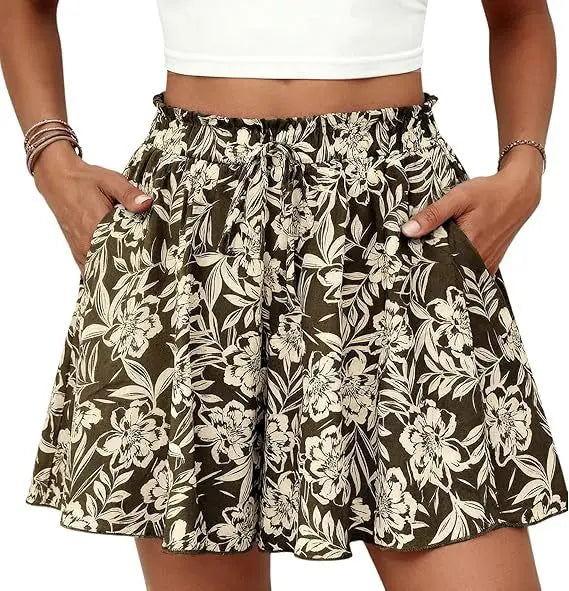 Olivgrünen floralen Muster-Shorts mit hoher Taille und A-Linien-Schnitt mit Kordelzug-Bund und Seitentaschen, entworfen für Freizeitkleidung