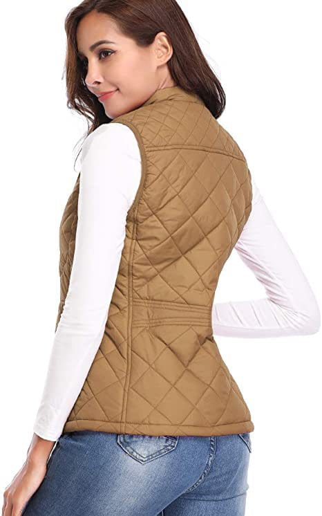 Chaleco acolchado de algodón para mujer color beige con patrón de rombos y cuello alto con bolsillos.
