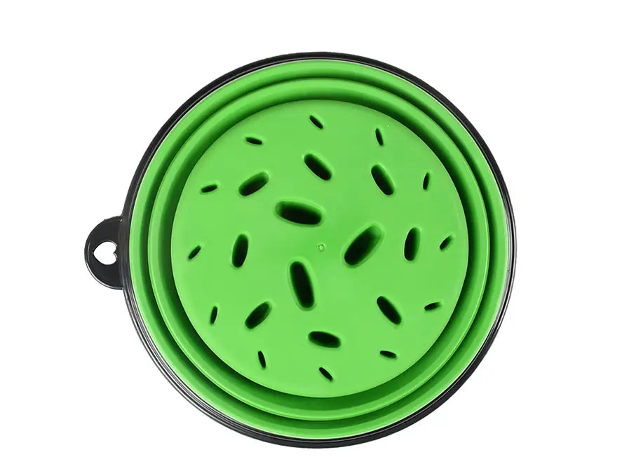 Lot de 4 bols pliables en silicone Slow Food Pet Bowl, comprenant une passoire pliante en silicone verte avec bord noir et poignée en forme de cœur, conçue pour ressembler à une tranche de pastèque.