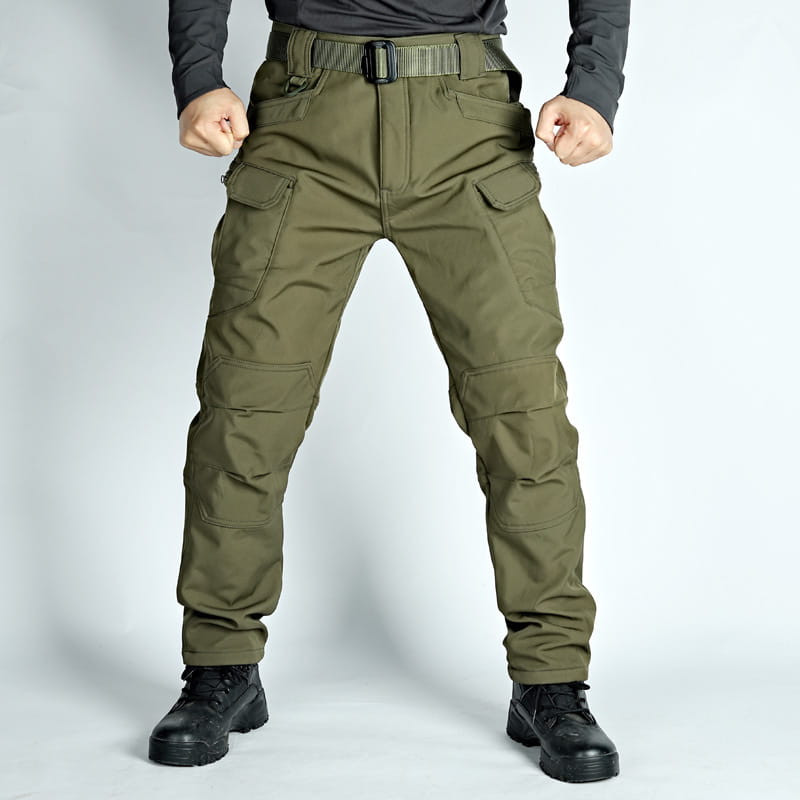 Men’s fleece-lined waterproof tactical pants in olive green with multiple cargo pockets and reinforced belt loop design.