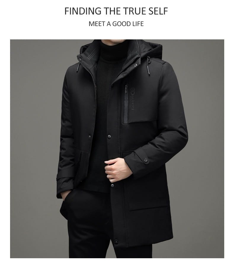 Abrigo de invierno acolchado con capucha negro para hombre con un diseño moderno y elegante y una marca sutil en el bolsillo del pecho