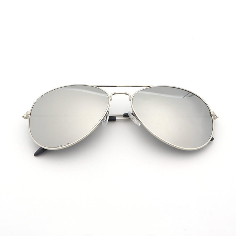 Classic unisex metal aviator sunglasses in silver with mirrored lenses and uv protection featuring a sleek metal frame.