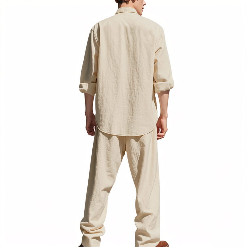 Beiges Leinenhemd mit Knopfverschluss, mit umgeschlagenen Ärmeln und entspannter Passform aus dem Set mit Herren-Leinenhemd und -Hose.