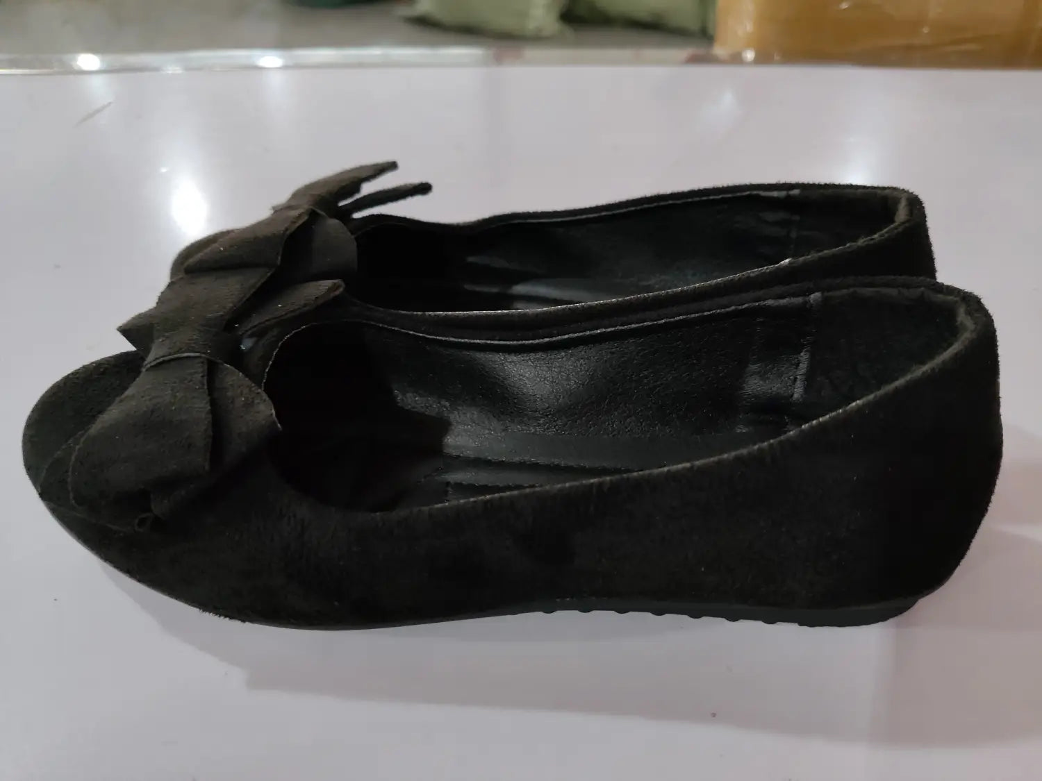 Women’s magenta suede bow round toe flat gommino loafers featuring matching bow accents for elegant wear.