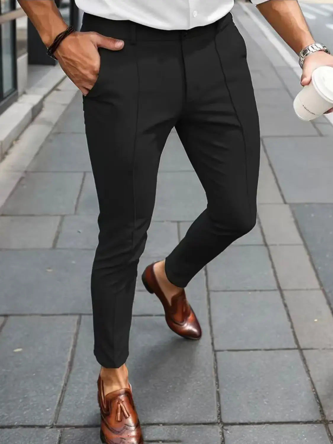 Schwarze Herren-Slim-Fit-Stretch-Anzughosen mit einem eleganten Slim-Fit-Design, ideal für formelle Anlässe