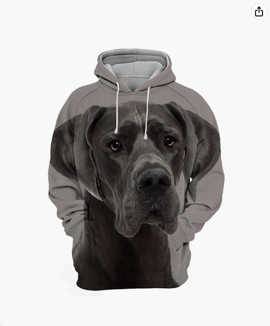 Homme sweat à capuche gris en pull-over avec des cordons de serrage blancs, comprenant une impression détaillée du visage en pleine hauteur d’un grand danois noir.