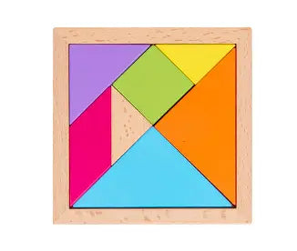 Un puzzle tangram en bois coloré avec des formes géométriques intégrées dans un cadre en bois clair conçu comme un jouet pour enfants.