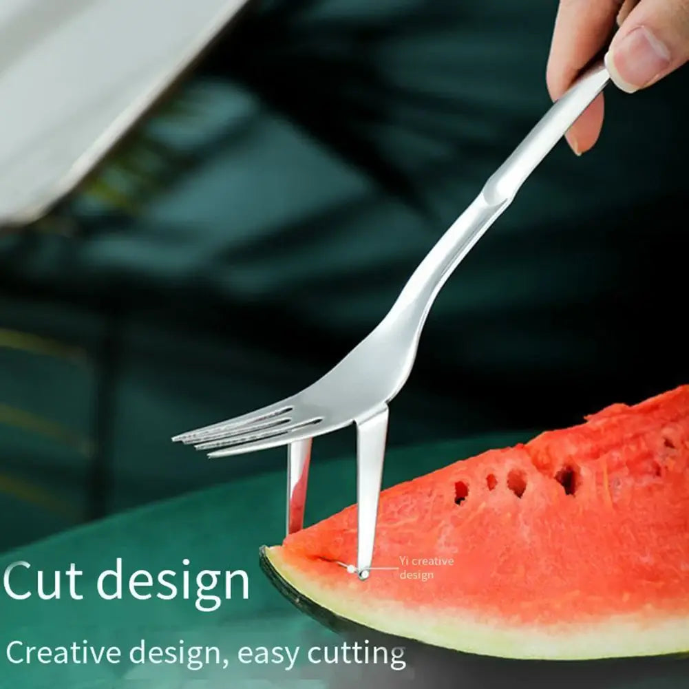 fourchette-slicer à pastèque 2-en-1 en acier inoxydable argenté au design moderne et épuré, pour une découpe aisée