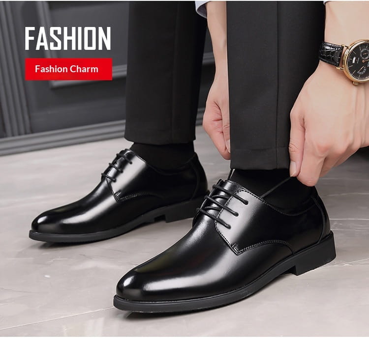 Men’s genuine leather low top business shoes in black patent leather with lace-up oxford design and polished finish