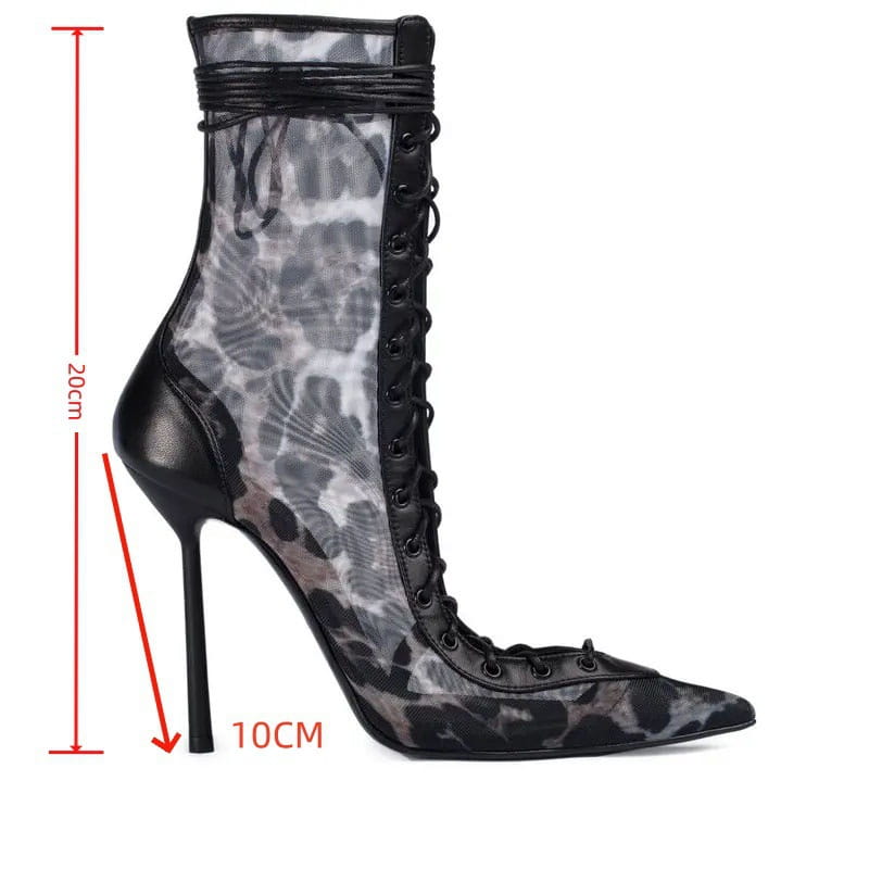 Bottine à cheville à bout pointu en mesh à lacets, à motif noir et gris, avec un talon aiguille haut, pour une tenue stylée