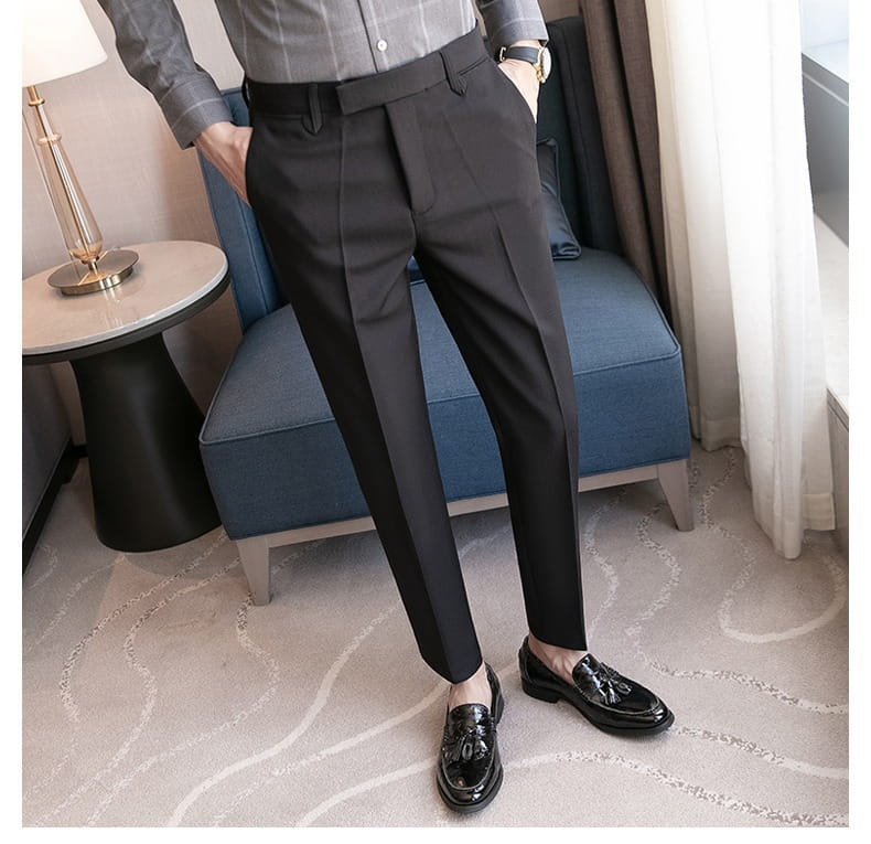 men’s slim fit british style tailored straight leg trousers in black with a sleek modern cut and subtle pleats at the waist