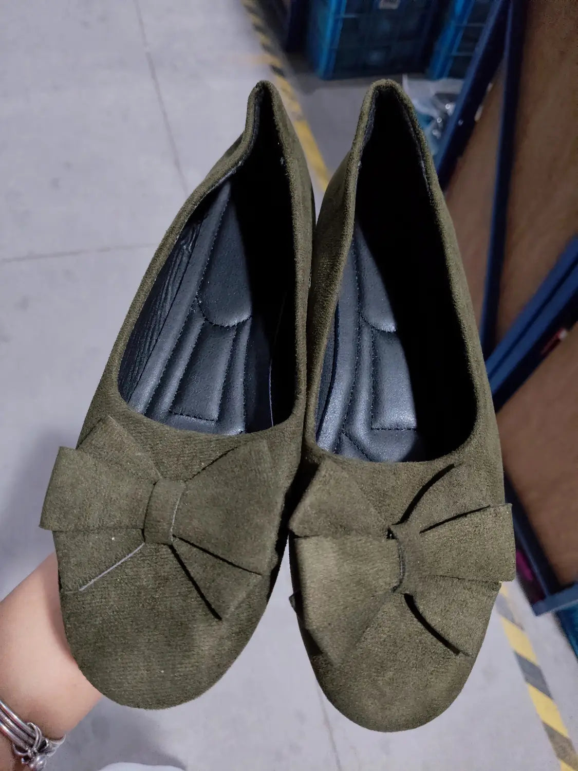 Women’s magenta suede bow round toe flat gommino loafers featuring matching bow accents for elegant wear.