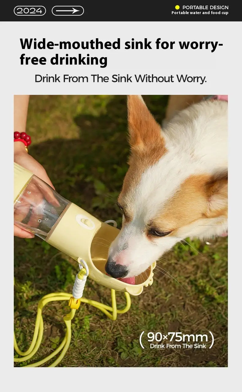 Distributeur portable pour eau et nourriture pour chien beige, avec goulot de boisson à large ouverture, réservoir d’eau transparent et sangle jaune, pour un transport facile.