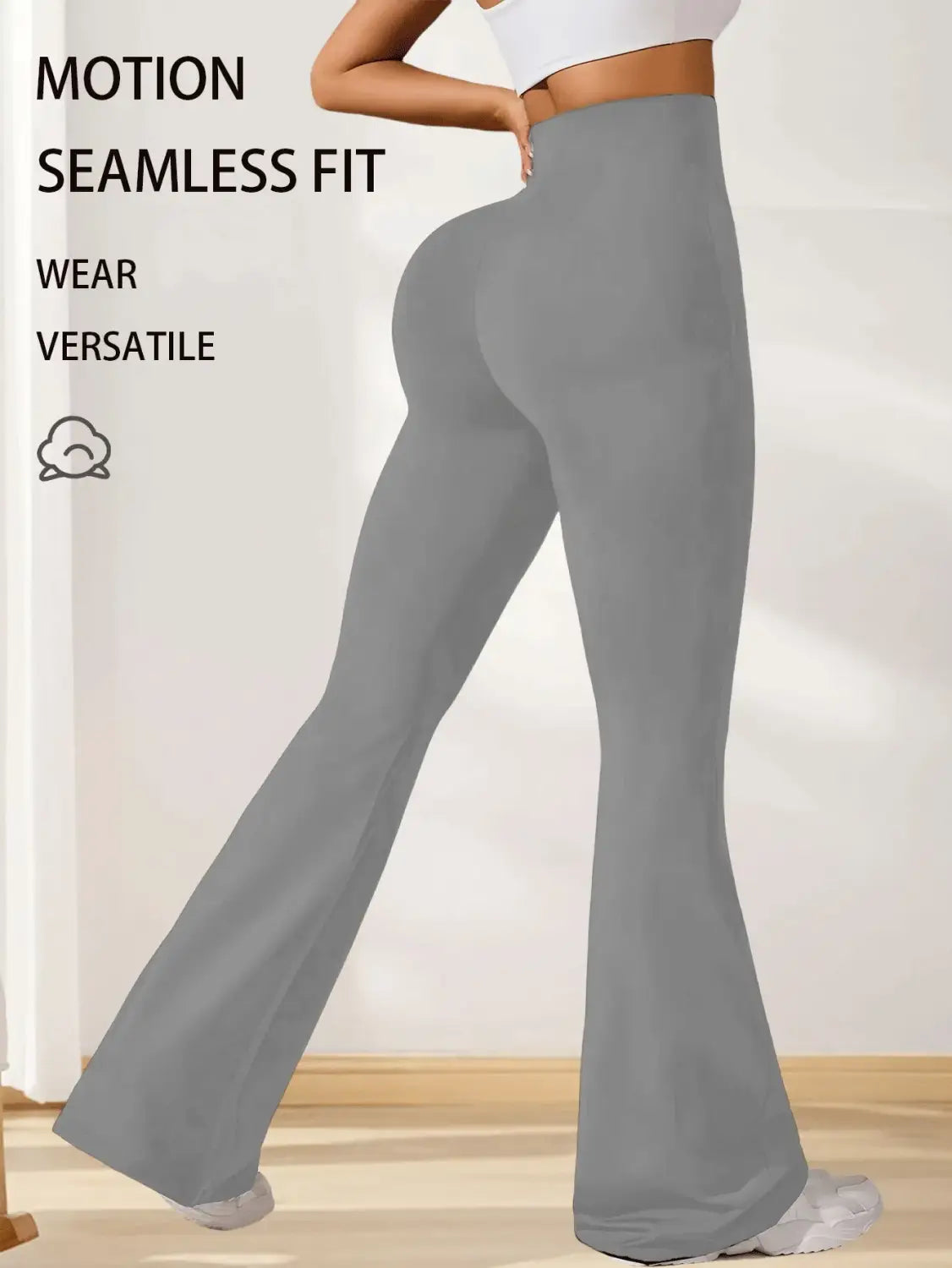 Leggings de yoga évasés en peau de requin gris à taille haute, avec une conception d’ajustement sans couture, présentés côté dos.