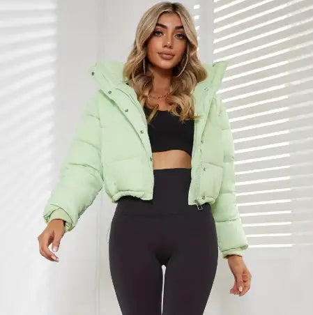 Veste doudoune matelassée en coton pour femmes vert menthe, avec un motif matelassé et des boutons ton argent pour un vêtement extérieur ample et décontracté.
