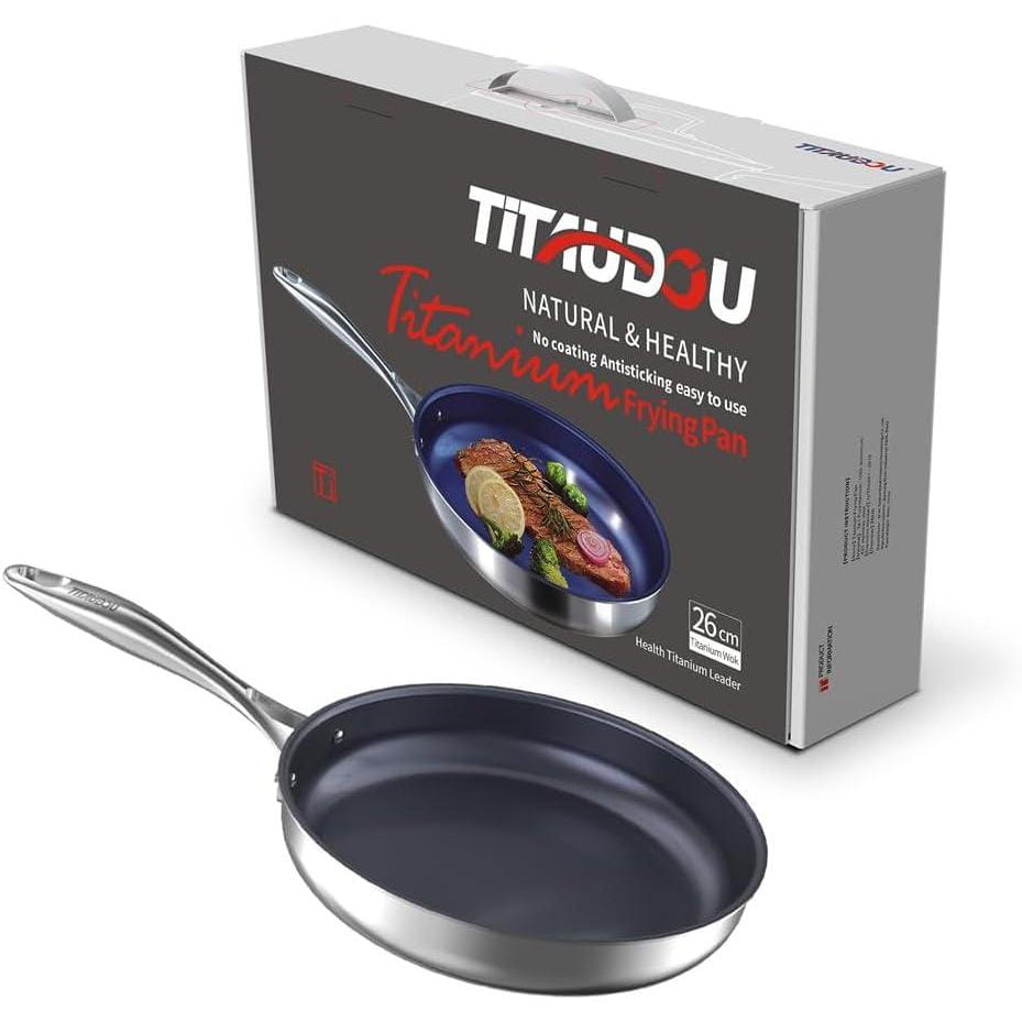 Poêle antiadhésive en titane Titandou de 26 cm, avec manche argenté, intérieur noir élégant et bord en acier inoxydable pour une cuisson efficace