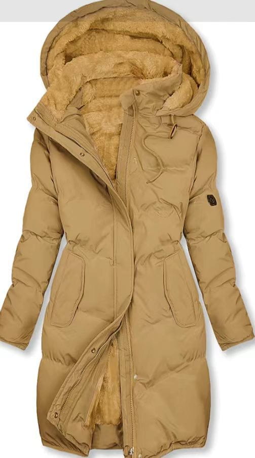 Doudoune en cachemire beige pour femme, avec capuche à col en fourrure duveteuse et fermeture zippée à l’avant.