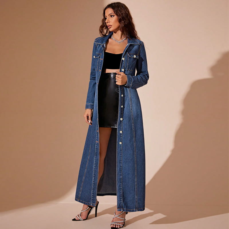 Ein langärmeliges Maxi-Cardigan-Kleid aus Denim mit Knopfleiste vorne aus dunkelblauem Denim, mit Knopfleisten-Design und weitem Bein-Schnitt.