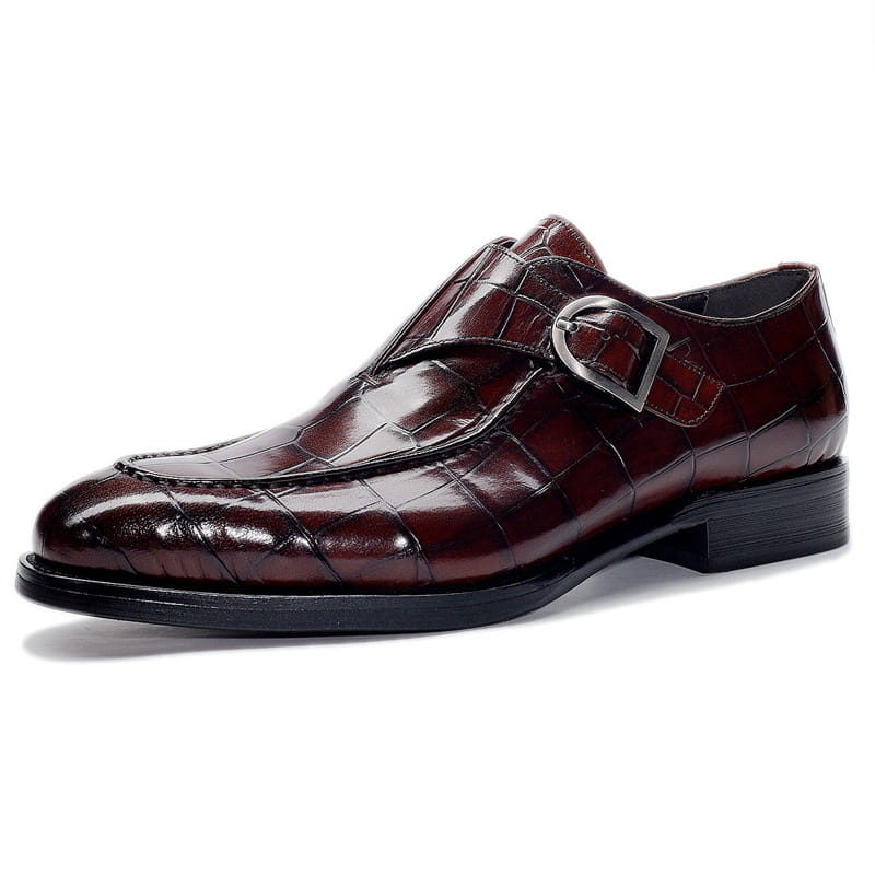 Men’s premium cowhide leather pointed toe low top shoes in burgundy crocodile-embossed with silver monk strap buckle.
