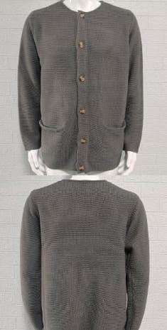 Herren-Strickjacke Slim Fit mit langen Ärmeln, grauem meliertem Strick, braunen Knöpfen und zwei vorderen Taschen.