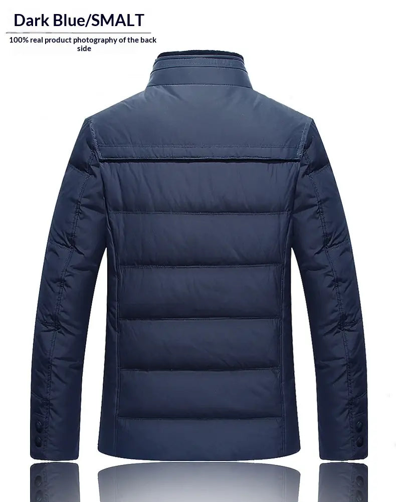 Veste d’hiver matelassée premium pour homme bleu foncé, doublée de fourrure, rembourrage en duvet, avec un col haut et des poignets boutonnés.