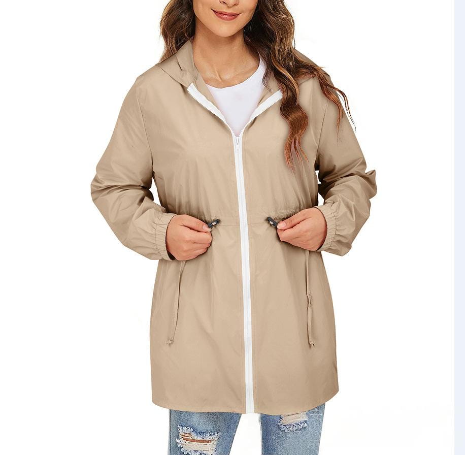 Beige, kapuzenversetzte wasserdichte Windbreaker-Regenjacke für Damen mit weißem Reißverschluss und Kordelzug an den Bündchen