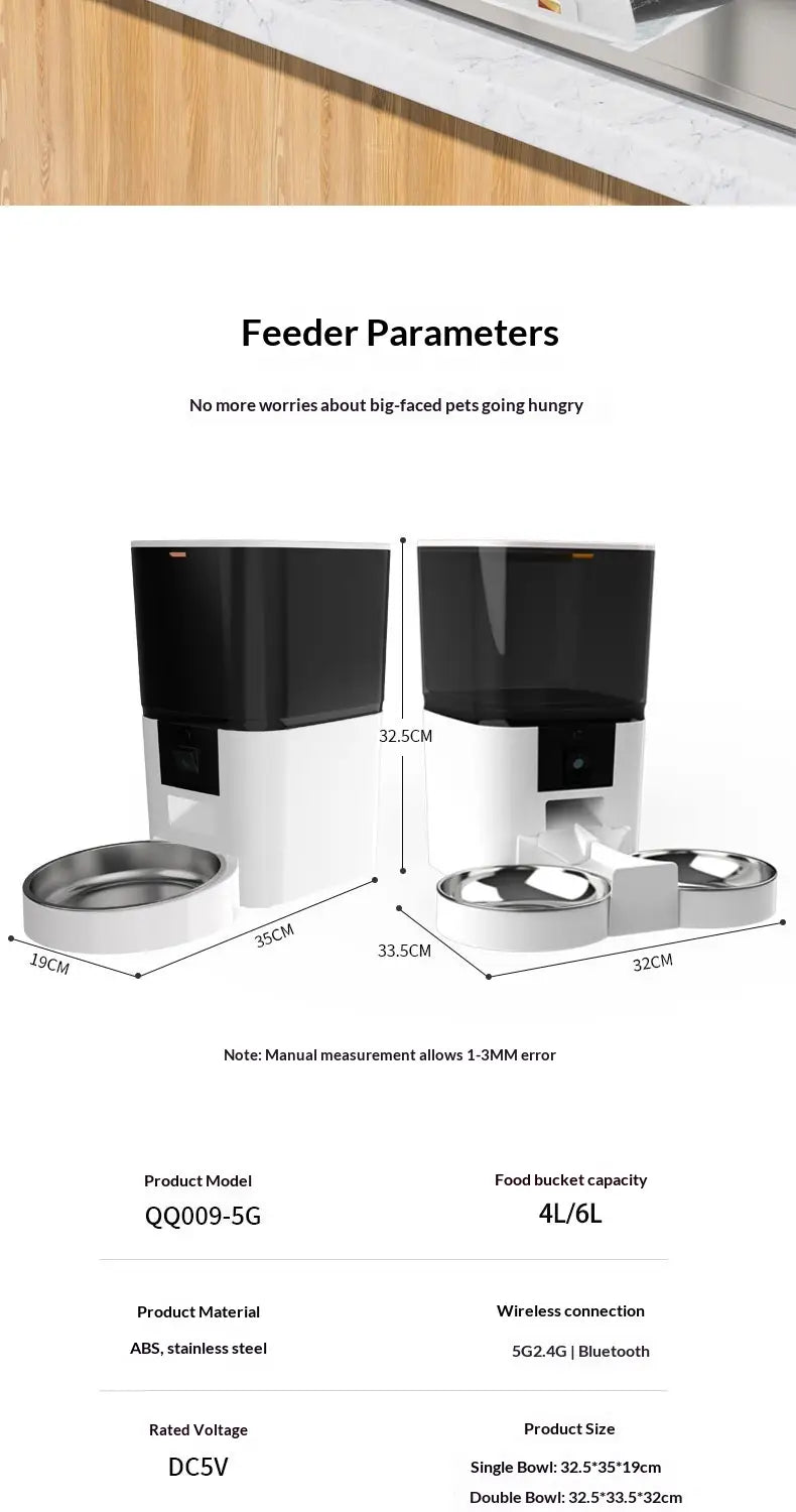 Intelligenter Futterautomat für Haustiere mit Kamera- und Videoüberwachung: automatisiertes Design in Weiß und Schwarz mit Edelstahlnäpfen.
