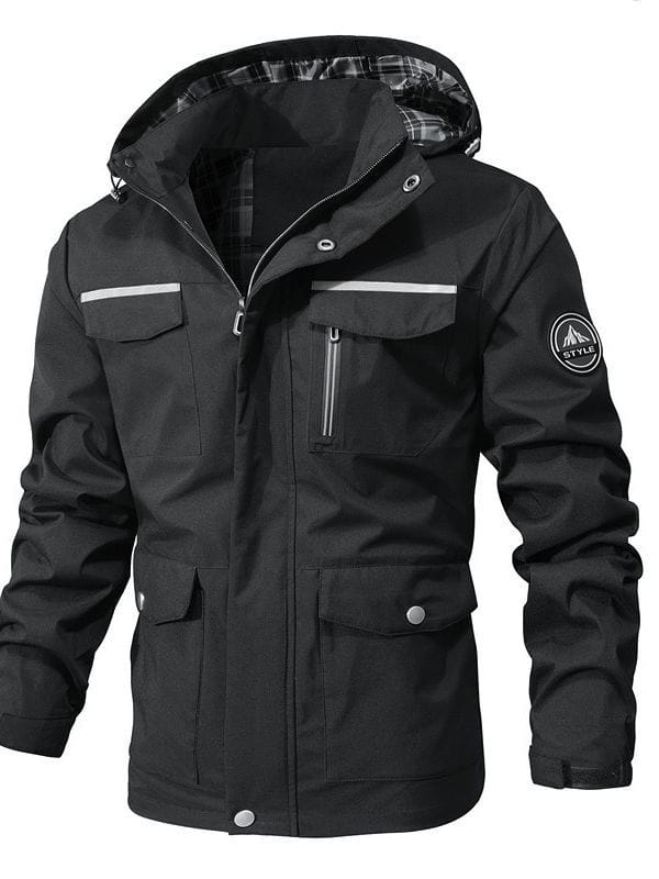 Herren-Wasserabweisender Trenchcoat mit Kapuze in Schwarz mit reflektierenden Streifen auf den Brusttaschen und einem karierten Innenfutter.