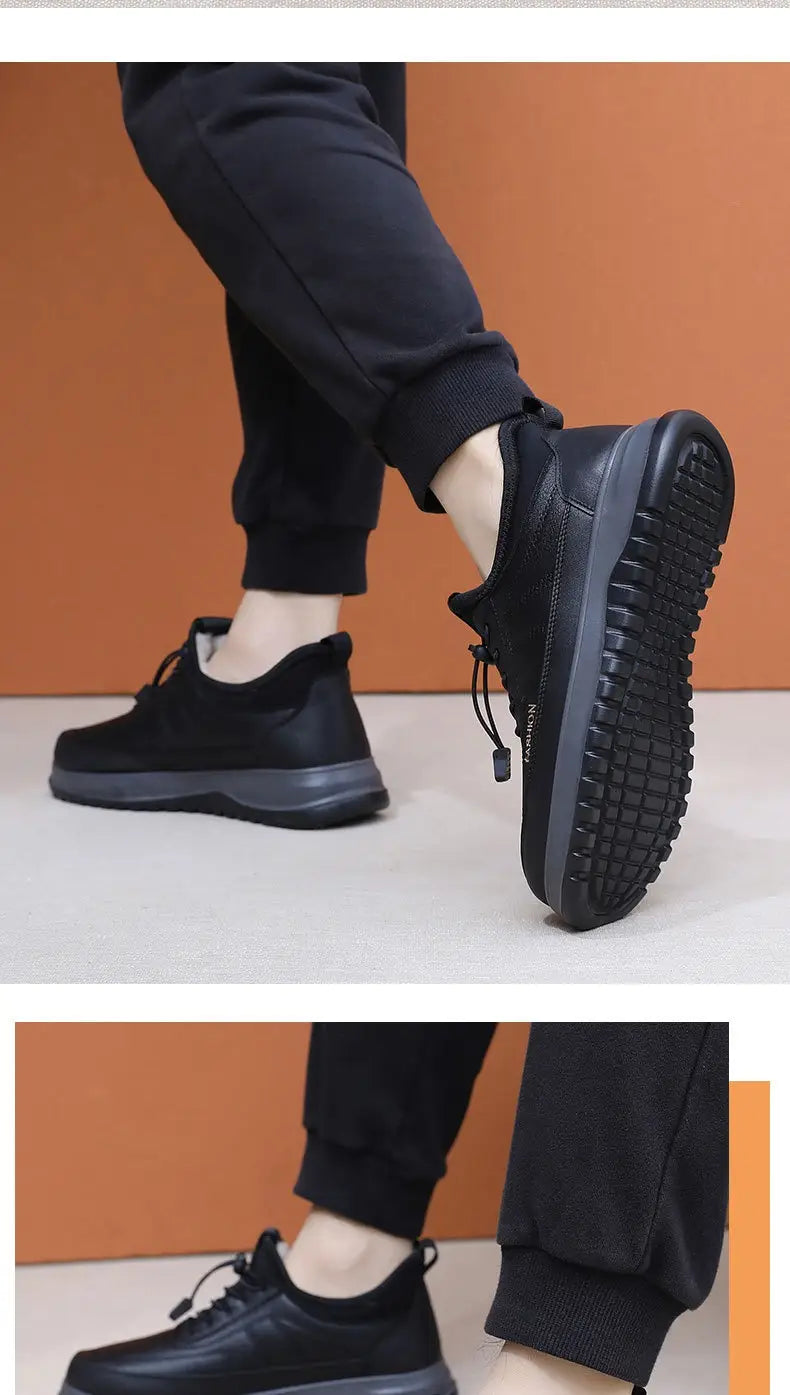 Zapatillas de invierno de cuero negras con forro de lana para hombre, con parte superior de malla y suela de goma con textura.