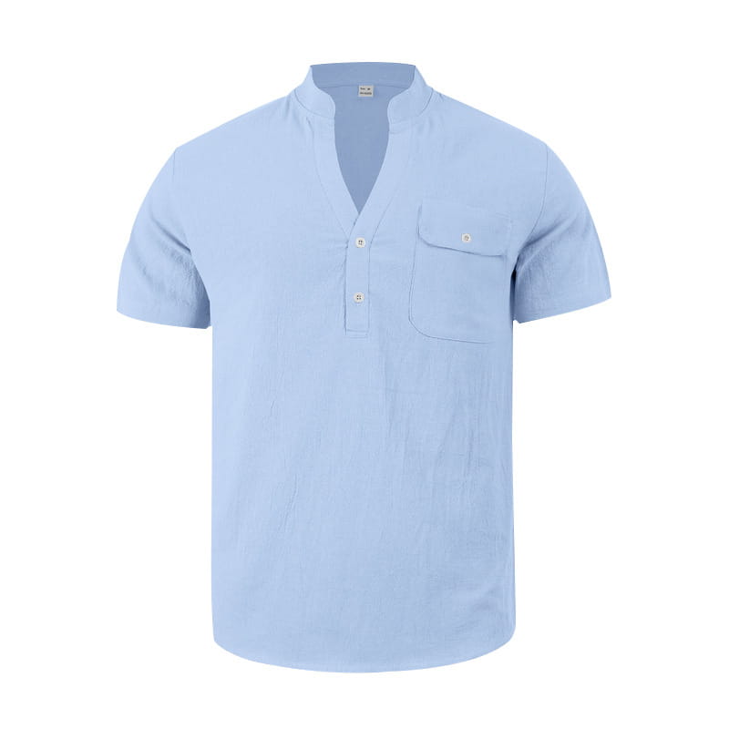 Hellblaues Herren-Leinenhemd im lässigen Stil mit kurzem Ärmel mit Mandarin-Kragen und Knopfleiste.