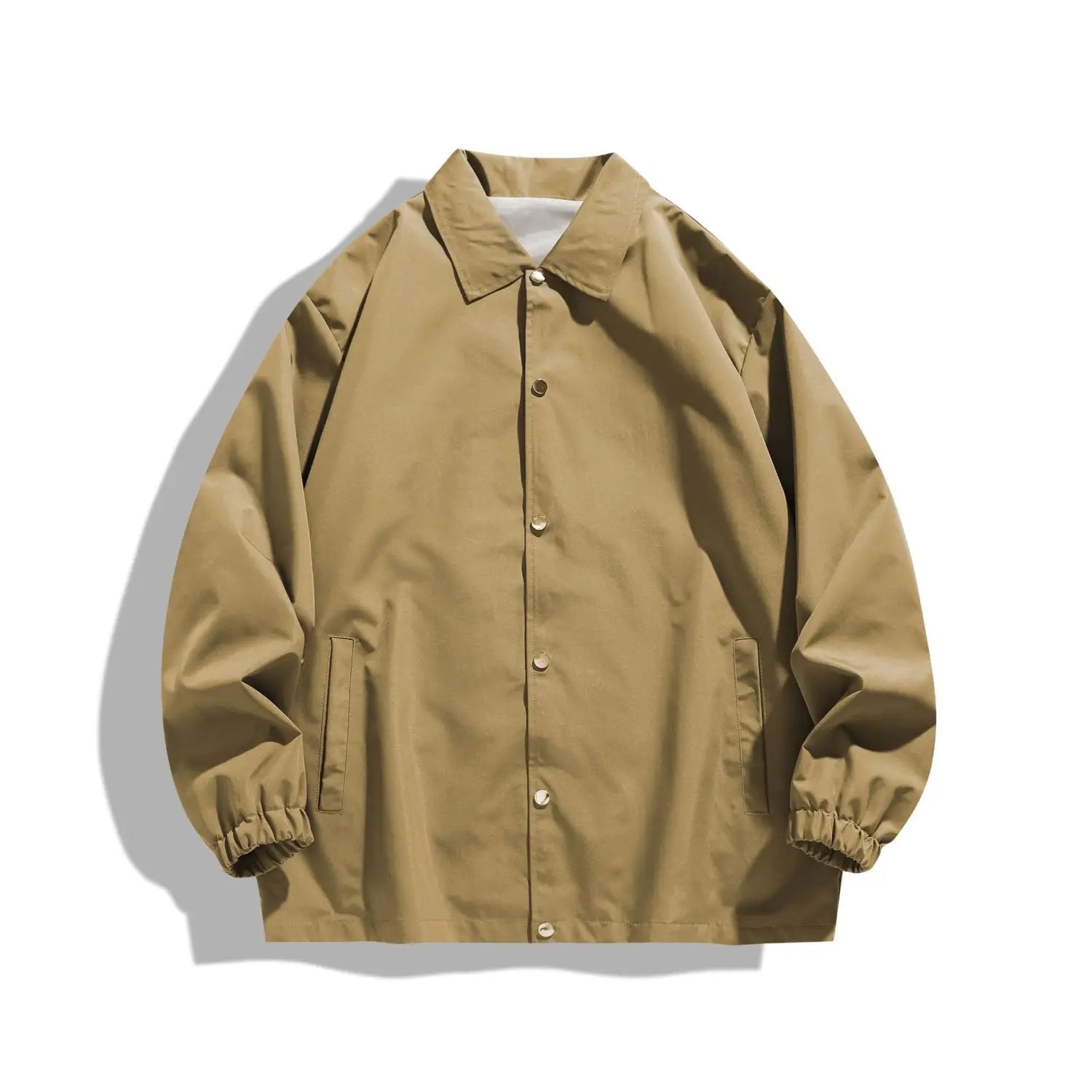 Beige Canvas-Herren-Japan-Casual-Loose-Coachjacke mit Knopfverschluss und elastischen Bündchen.