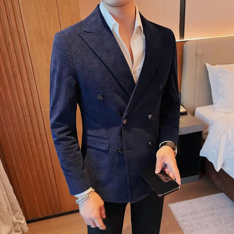 Blaues Marineblaues Double-Breasted-Cord-Sakko für Herren, von hinten abgebildet, als Teil einer formellen Sakko-Kollektion.