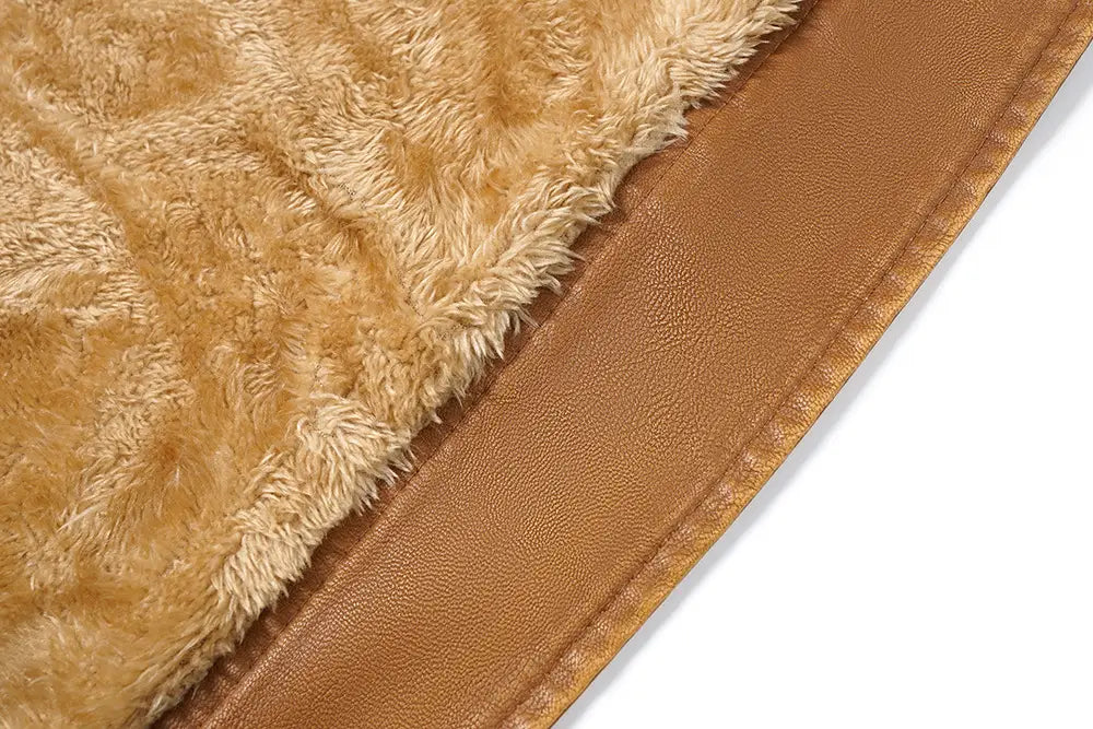 Chaqueta de invierno de forro polar de PU para hombre con capucha, con manta de pelo sintético marrón oscuro y un borde liso con apariencia de cuero.