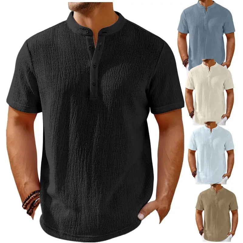 Chemise henley noire en coton texturé à manches courtes avec patte boutonnée, issue de la collection de chemises henley rétro en coton lin texturé pour hommes.