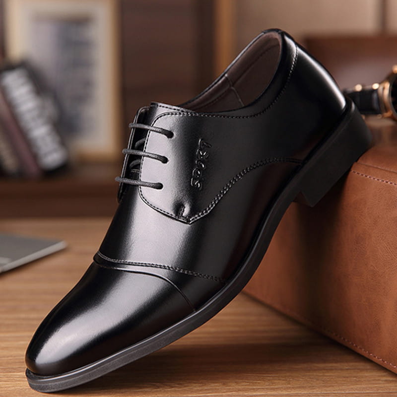 Chaussure de ville noire en cuir pour homme, finition polie et design classique à lacets, pour les occasions formelles